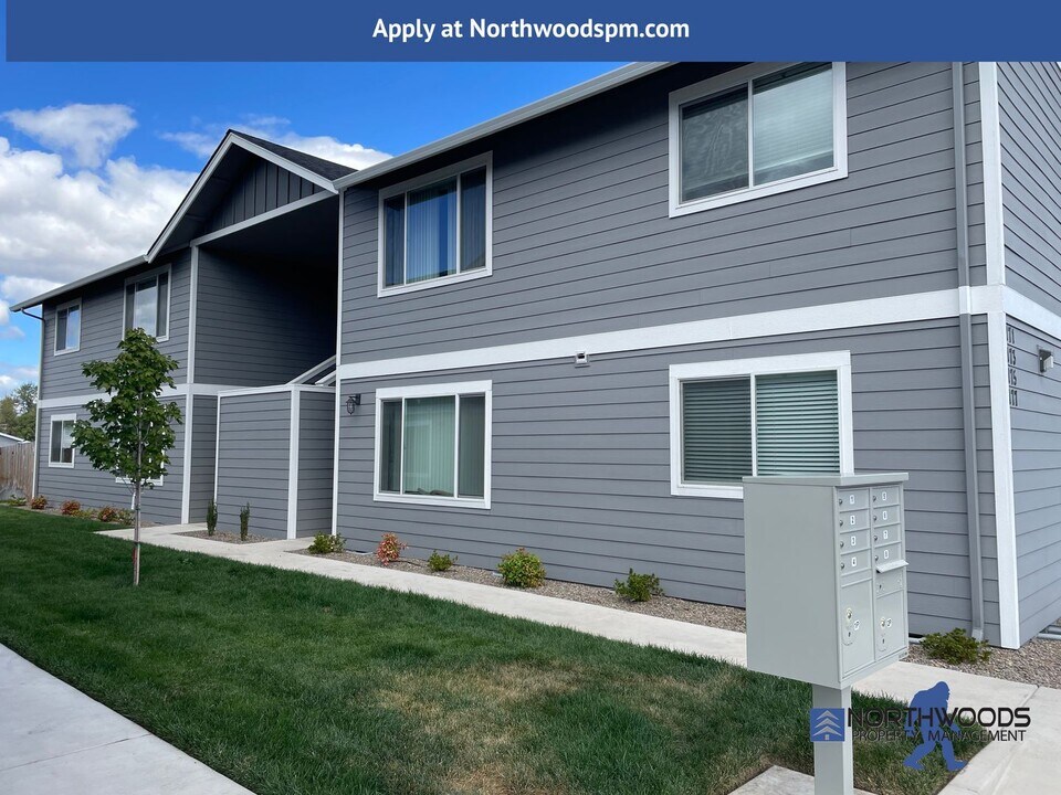 171 Northridge Terrace in Medford, OR - Building Photo
