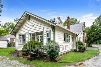 2607 Chapel Hill Rd in Durham, NC - Building Photo - Building Photo