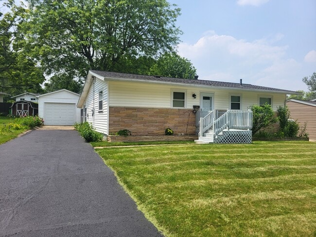 property at 625 Carver St NW