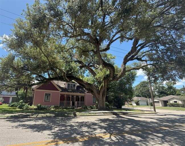 property at 104 S Johnson St