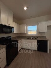 4114 E Kaweah Ave in Visalia, CA - Building Photo - Building Photo