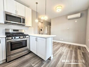 3937 N Janssen Ave in Chicago, IL - Building Photo - Building Photo