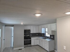 307 W Gentry St in Bells, TX - Building Photo - Building Photo