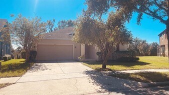 9157 Leeland Archer Blvd in Orlando, FL - Building Photo