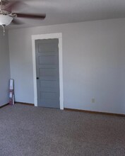 910 S Washington St in Aberdeen, SD - Building Photo - Building Photo