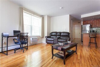 1425 Crotona Ave-Unit -1 in Bronx, NY - Foto de edificio - Building Photo