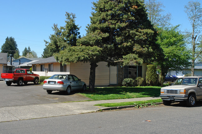 1267-1273 NE 183rd Ave in Portland, OR - Foto de edificio - Building Photo
