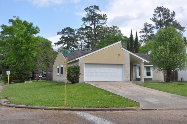 4715 Glendower Dr in Spring, TX - Building Photo - Building Photo