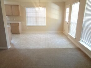 446 N Compass Rose Cir in Crosby, TX - Building Photo - Building Photo