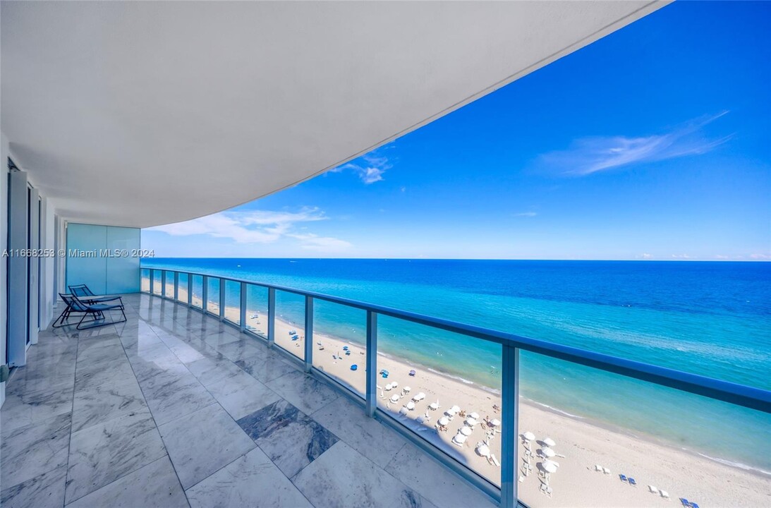 3951 S Ocean Dr in Hollywood, FL - Building Photo