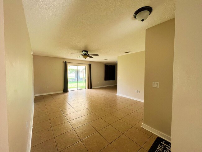 1716 Terry Cir NE in Winter Haven, FL - Building Photo - Building Photo