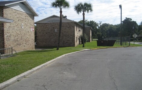 Springhill Apartments in Madison, FL - Building Photo - Building Photo