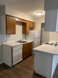 Meadow Lake Apartments photo'