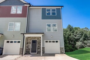 Marbella Townhomes in Greenville, SC - Building Photo