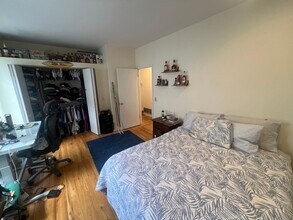 2341 N Janssen Ave in Chicago, IL - Building Photo - Building Photo