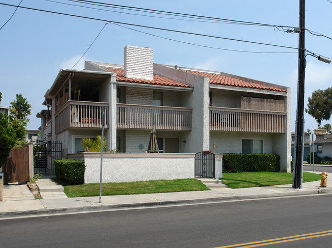 16852 Sims St in Huntington Beach, CA - Building Photo - Building Photo