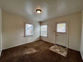 708 S 14th Ave in Yakima, WA - Building Photo - Building Photo