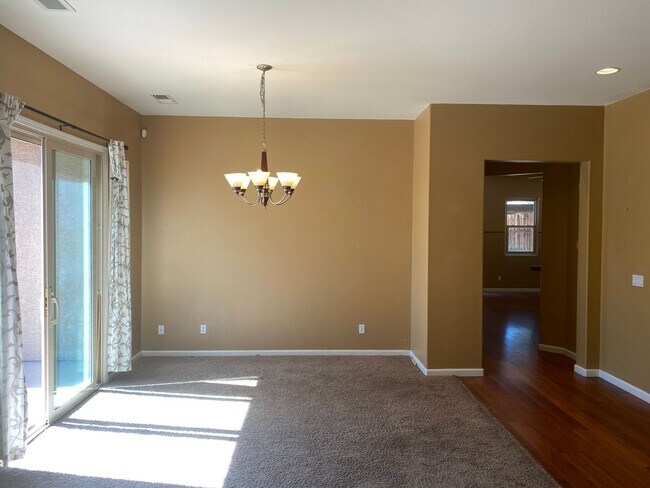 5011 Chevalier Dr in Sparks, NV - Building Photo - Building Photo