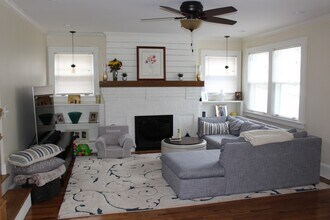 34 Elizabeth St in Asheville, NC - Foto de edificio - Building Photo