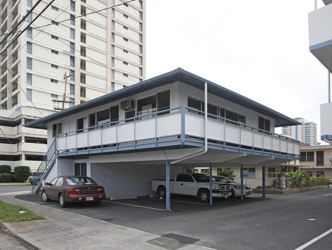 808 Paani St in Honolulu, HI - Building Photo - Building Photo