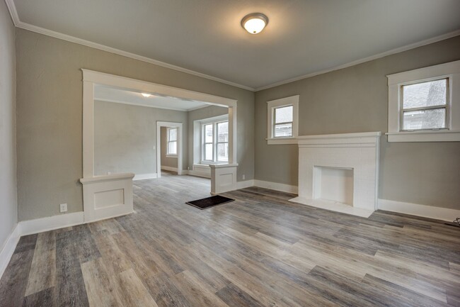 property at 721 N 21st St