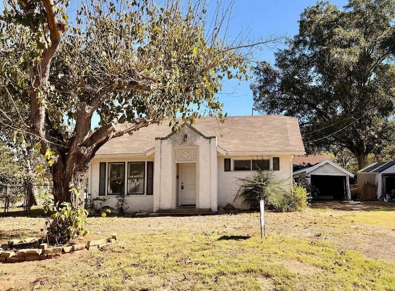 2213 Bridwell St in Wichita Falls, TX - Foto de edificio