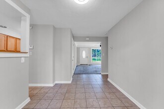 6775 Middlebrook Blvd in Middleburg Heights, OH - Building Photo - Building Photo