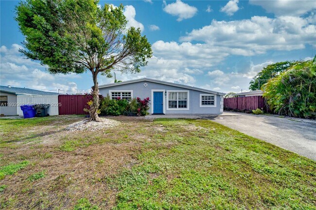 5900 N Farragut Dr in Hollywood, FL - Foto de edificio - Building Photo