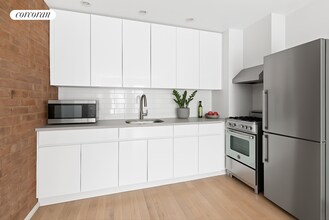 41 Spring St in New York, NY - Building Photo - Building Photo
