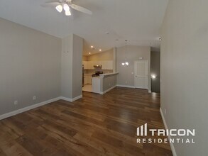 8803 Tomnitz Ave in Las Vegas, NV - Building Photo - Building Photo