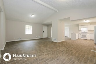 1947 Valley Woods Dr in Riverdale, GA - Foto de edificio - Building Photo