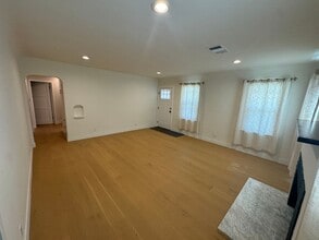 1727 N Frederic St in Burbank, CA - Building Photo - Building Photo
