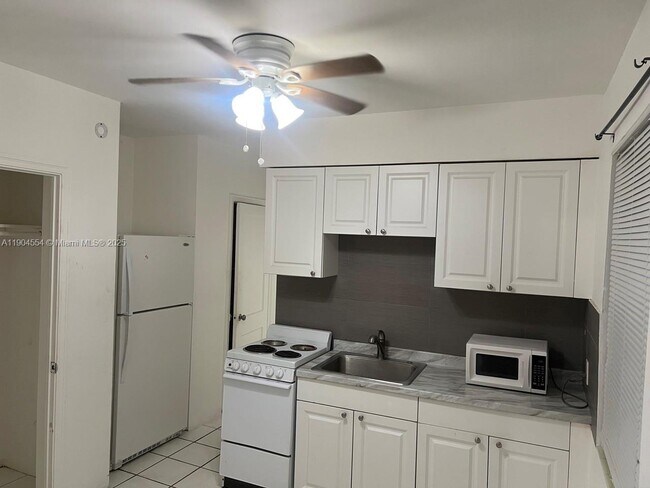 property at 1931 Jefferson St