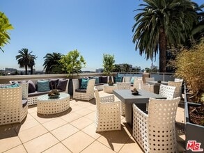 1317 7th St-Unit -B407 in Santa Monica, CA - Foto de edificio - Building Photo