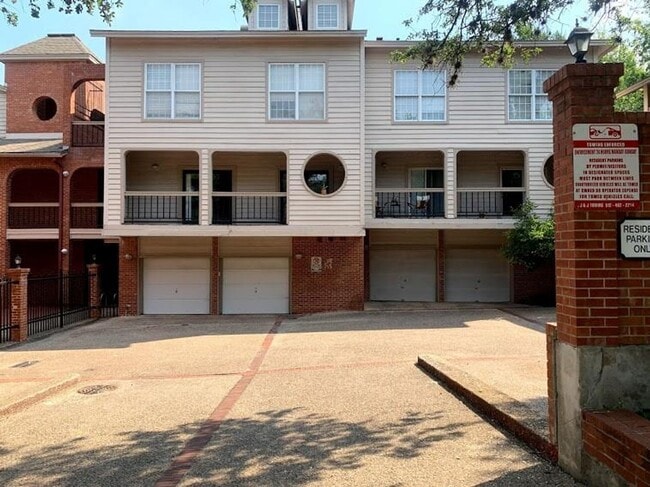 property at 3200 Duval St
