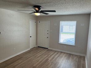 2809 N Hwy 175 in Seagoville, TX - Building Photo - Building Photo