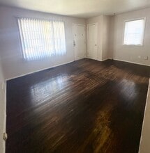 913 N Gregory St in Urbana, IL - Building Photo - Building Photo