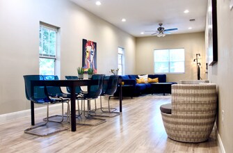 511 Meerscheidt St in San Antonio, TX - Building Photo - Building Photo