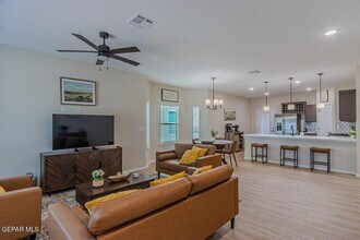 360 Hector Porras Dr in El Paso, TX - Building Photo - Building Photo