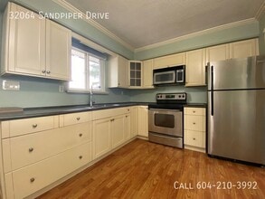 32064 Sandpiper Dr in Mission, BC - Building Photo - Building Photo