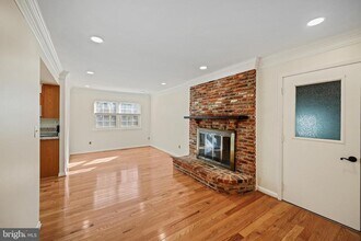 11 Holly Rd in Severna Park, MD - Building Photo - Building Photo