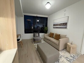 225 N Miami Ave in Miami, FL - Building Photo