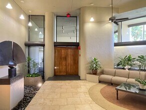 60 N Beretania St, Unit 2606 in Honolulu, HI - Building Photo - Building Photo