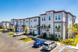 The Oasis at Manatee River in Bradenton, FL - Foto de edificio - Building Photo