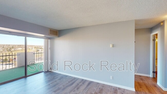 411 Lakewood Cir in Colorado Springs, CO - Building Photo - Building Photo