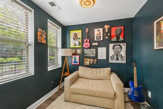 2504 S Calumet Ave in Chicago, IL - Building Photo - Building Photo