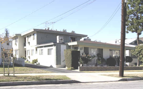 811 N 1st St in Alhambra, CA - Foto de edificio - Building Photo