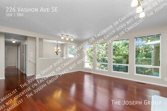 226 Vashon Ave SE in Renton, WA - Foto de edificio - Building Photo