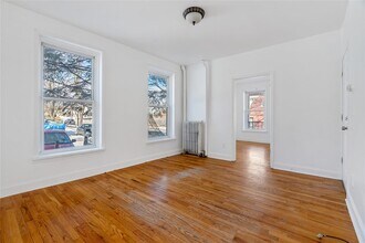 94 Winnikee Ave-Unit -2 in Poughkeepsie, NY - Building Photo - Building Photo