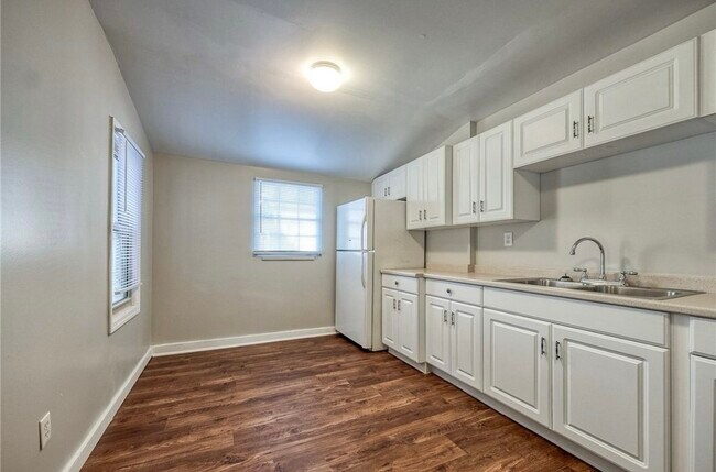 225 Freeport Rd, Unit 1 in Blawnox, PA - Building Photo - Building Photo